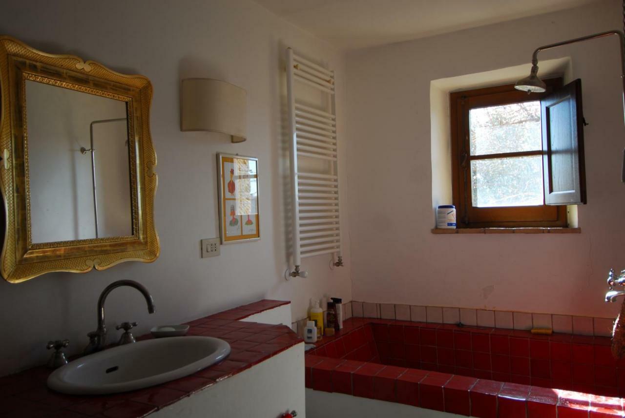Casa Con Vista Mozzafiato Su Civita Di Bagnoregio Villa Lubriano Exterior photo